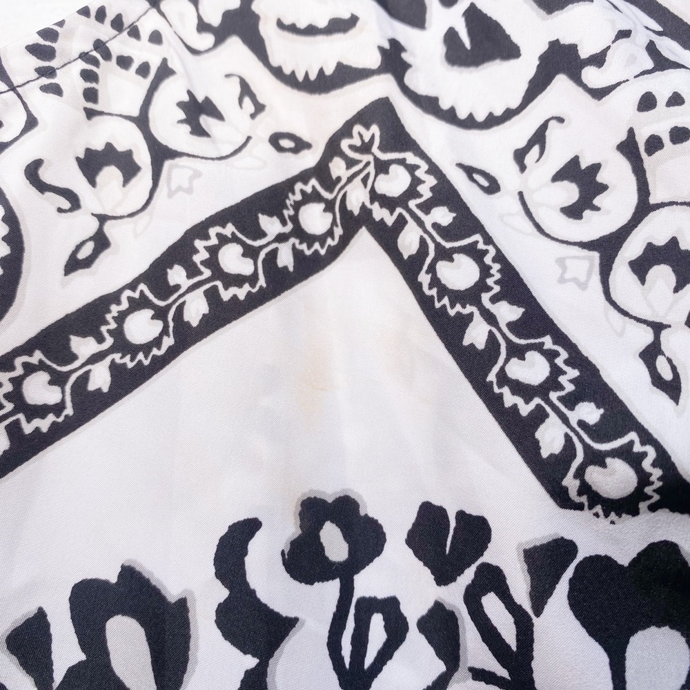 White House Black Market Black and White Paisley Tie Front Blouse - Picture 12 of 12